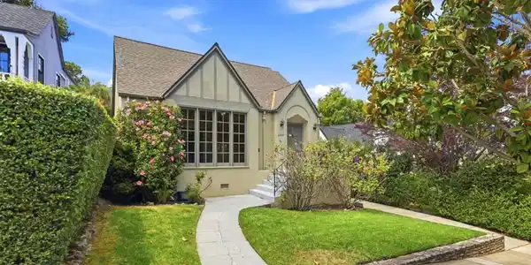 2460 Poppy Drive