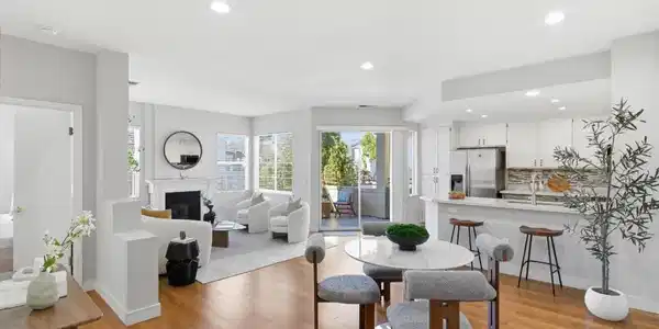 2616 Bayfront Court