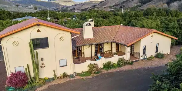 2526 Atascadero Road