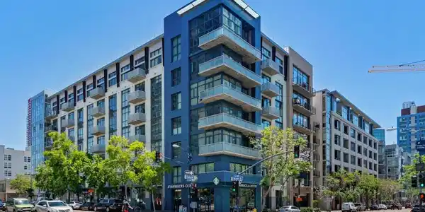527 10Th Ave