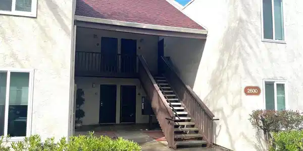 2600 Laguna Cir