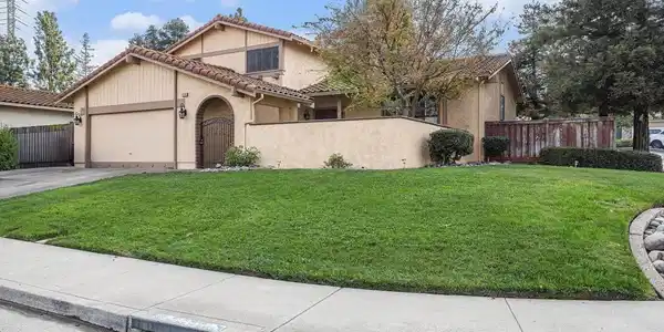 1718 Yellowstone Dr