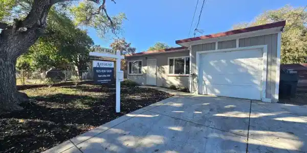 39 Harbor Dr