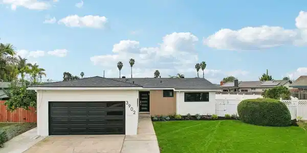 3902 Anastasia St.