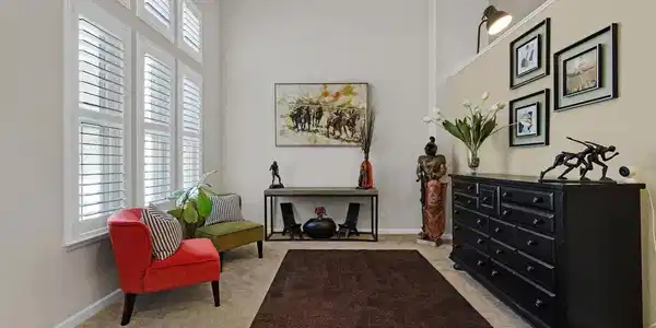200 Old Oak Ln
