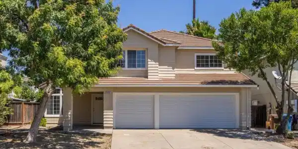 4528 Knollpark Cir