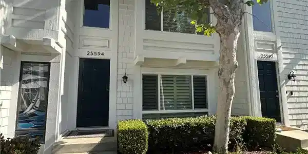 25594 Paseo La Cresta