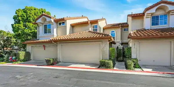 3811 Creststone