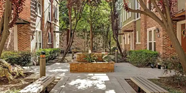 612 Artistic Pl