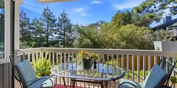1863 Shirley Dr