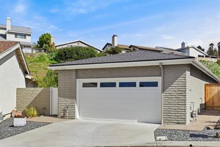3327 Vivienda Circle