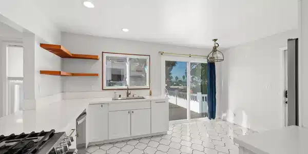 4734 Santa Cruz Ave
