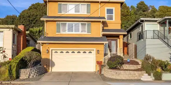 1564 Santa Clara St