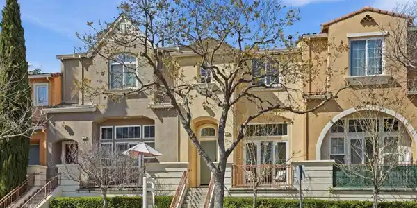 575 Moreland Way