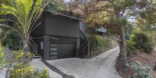 1733 Nautilus Street