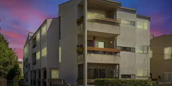 444 Merritt Ave