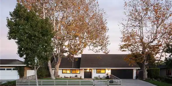 1136 Highland