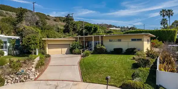 32206 Valor Place