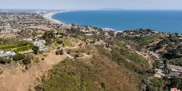 646 Paseo Miramar