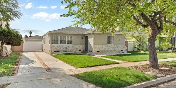 874 W 33rd Way
