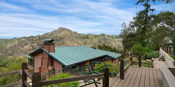 20006 Valley View Drive