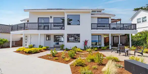 1212 W Cliff Drive