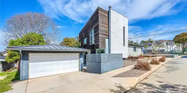701 Hillcrest