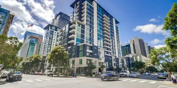 425 W Beech