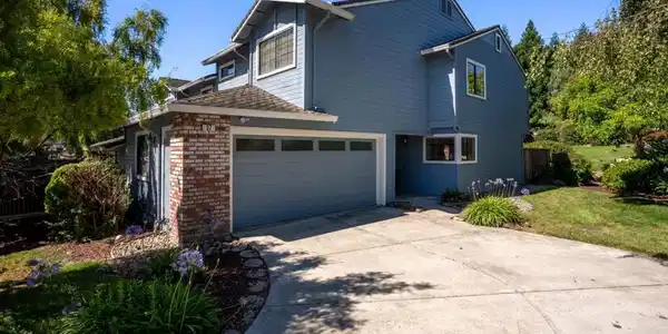 37 Winding Way