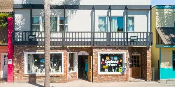 208 Capitola Avenue