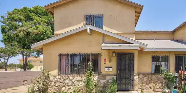 11 Eastridge Lane