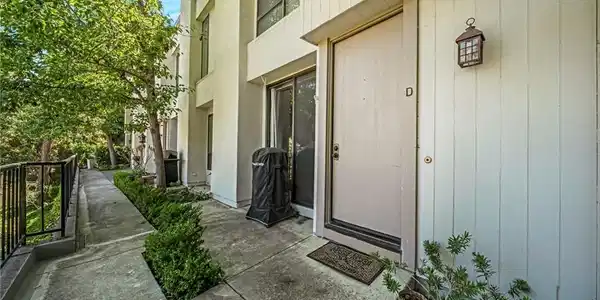 3623 W Hidden Lane
