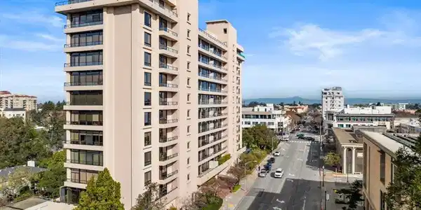 20 W 3rd Avenue