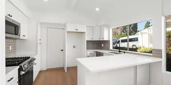33102 Halfmoon Court
