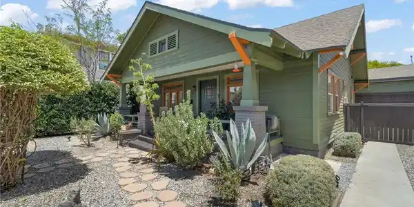 1014 Magnolia
