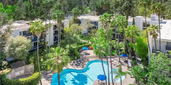 3605 W Hidden Lane