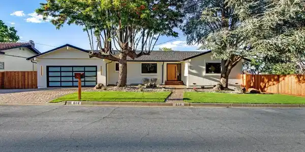808 Mohican Way