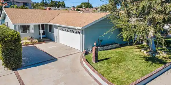 1817 Roseglen Avenue