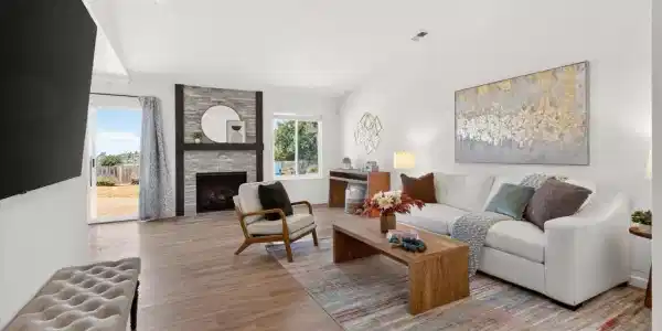 295 Iris Rd