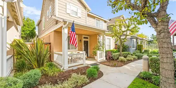 12 Nantucket