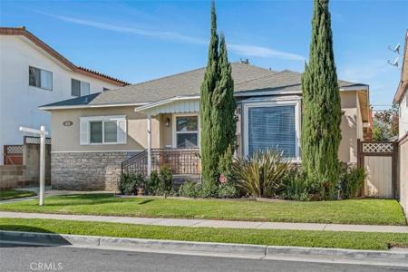831 Roswell Avenue