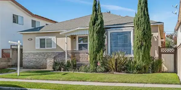 831 Roswell Avenue
