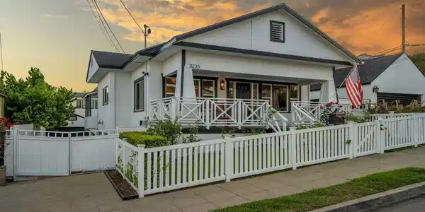 3235 Fenelon