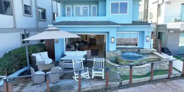 2812 Bayside Walk
