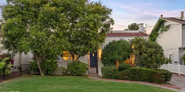 1612 Easton Drive