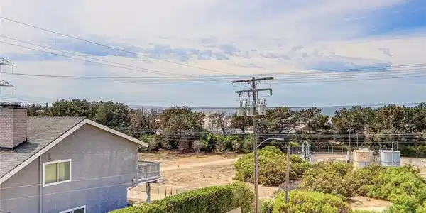770 W Imperial