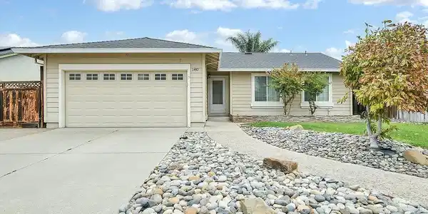 1450 Gamay Cir