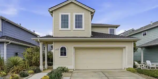 37 Seabreeze Dr