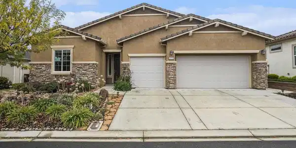 415 Pelican Pl