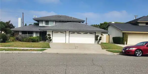 8803 Hummingbird Avenue
